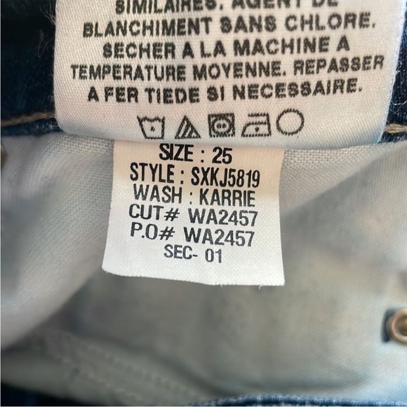 Joe's Jeans The Best Friend Wide Cuff Cropped Jean in Karrie Wash. Size 25. - Picture 14 of 14